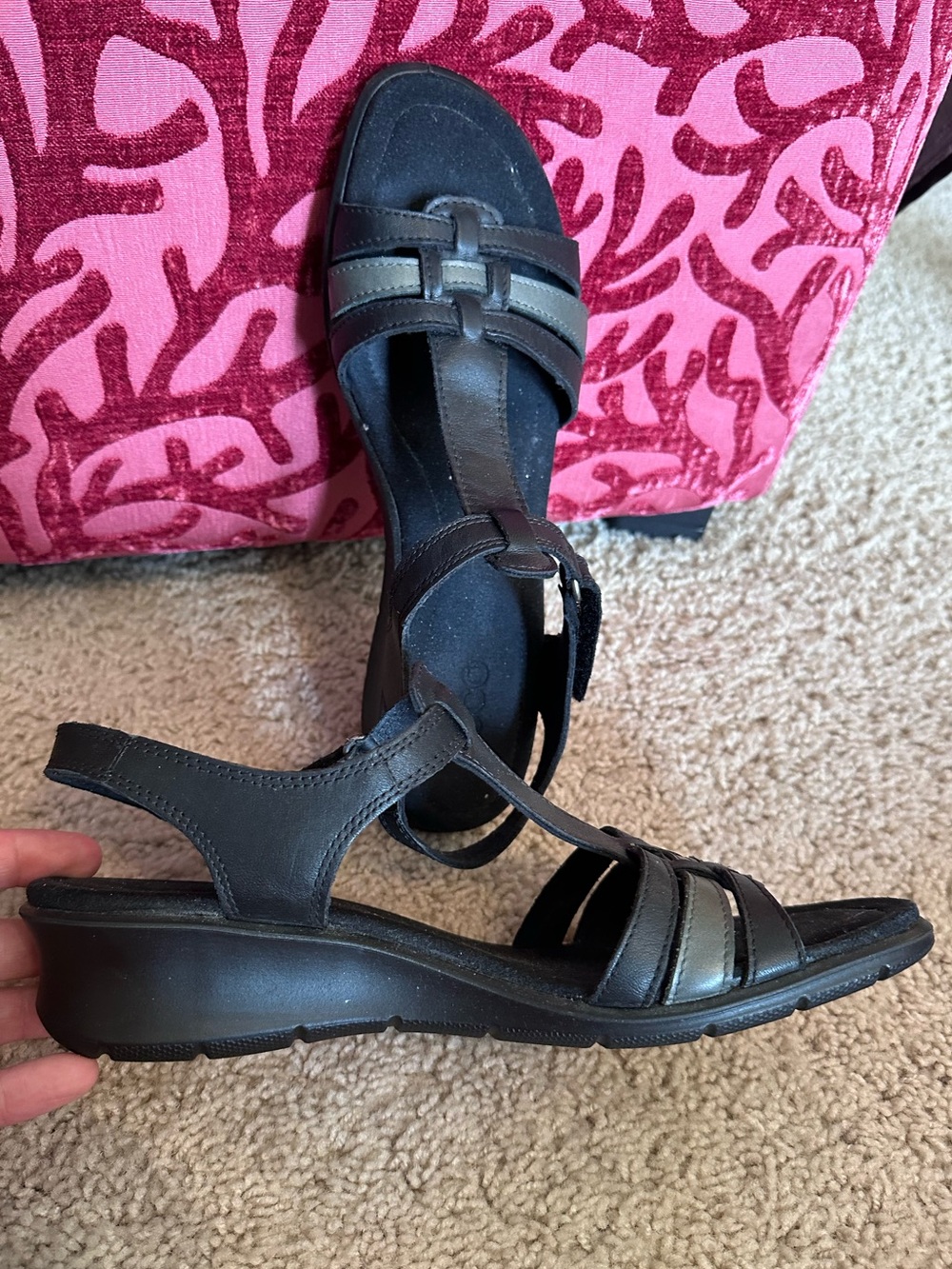 Ecco Black Leather T-Strap Wedge Sandals Velcro strap EU 41 US 10.5 Gray